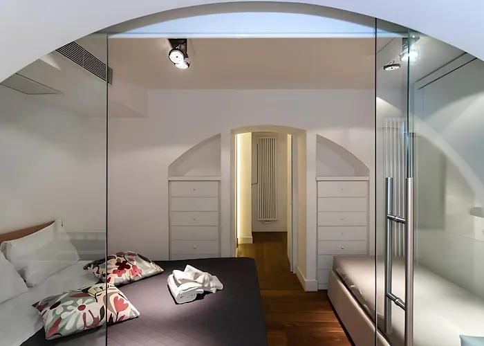 Vatican Luxury Apartment *