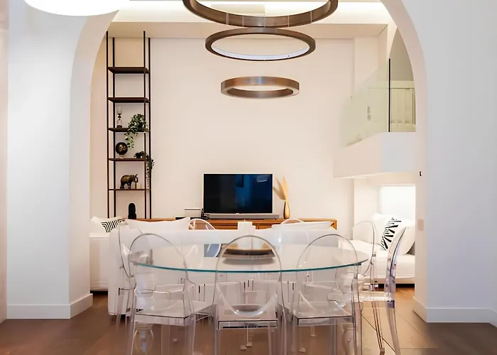 Vatican Luxury Apartment *